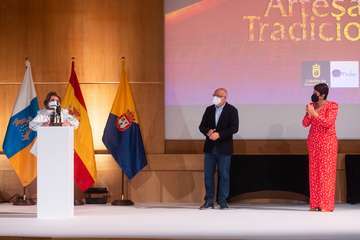 Homenaje del Cabildo a las caladoras grancanarias/TA.